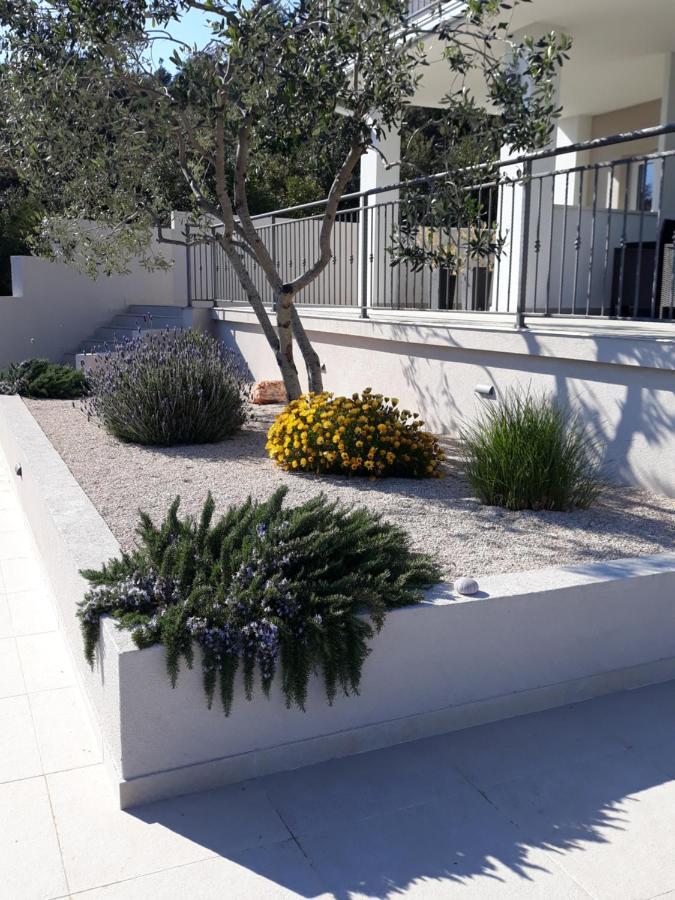 Holiday Hvar Vrbanj Exterior foto