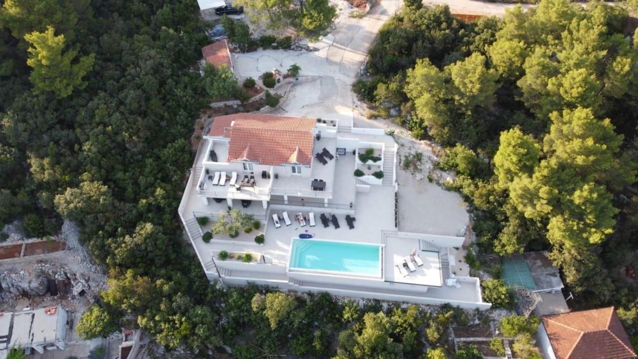 Holiday Hvar Vrbanj Exterior foto