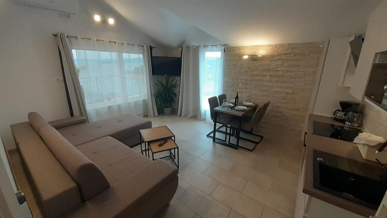 Holiday Hvar Vrbanj Exterior foto
