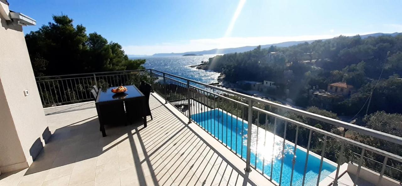 Holiday Hvar Vrbanj Exterior foto