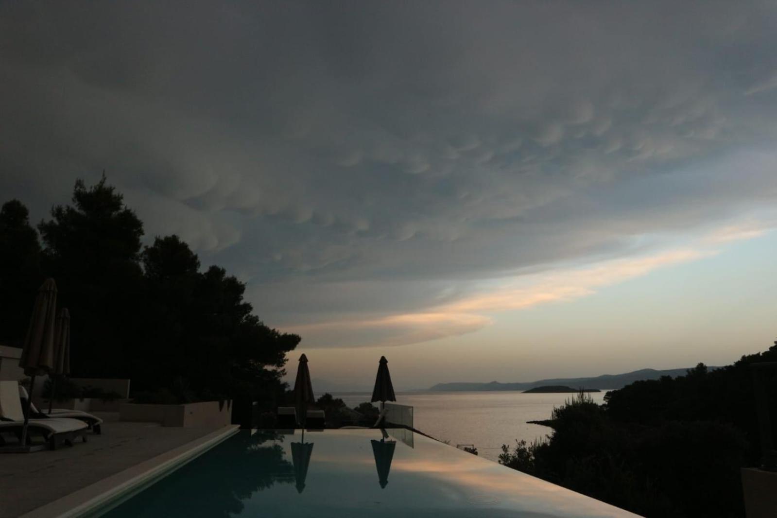 Holiday Hvar Vrbanj Exterior foto