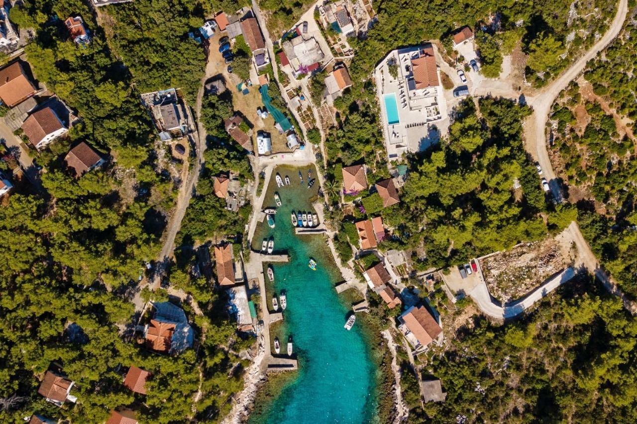 Holiday Hvar Vrbanj Exterior foto